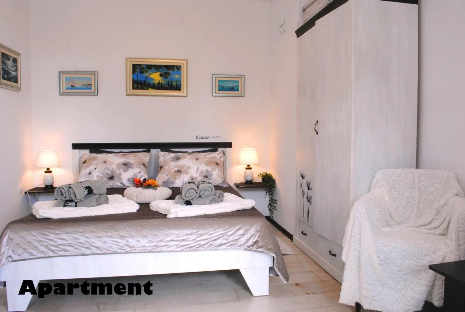 Sunshower Apartment And Studio Split
