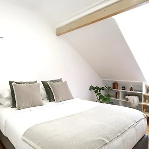 https://trendy-hidden-gem-near-graca.hotels-lisbon-portugal.com